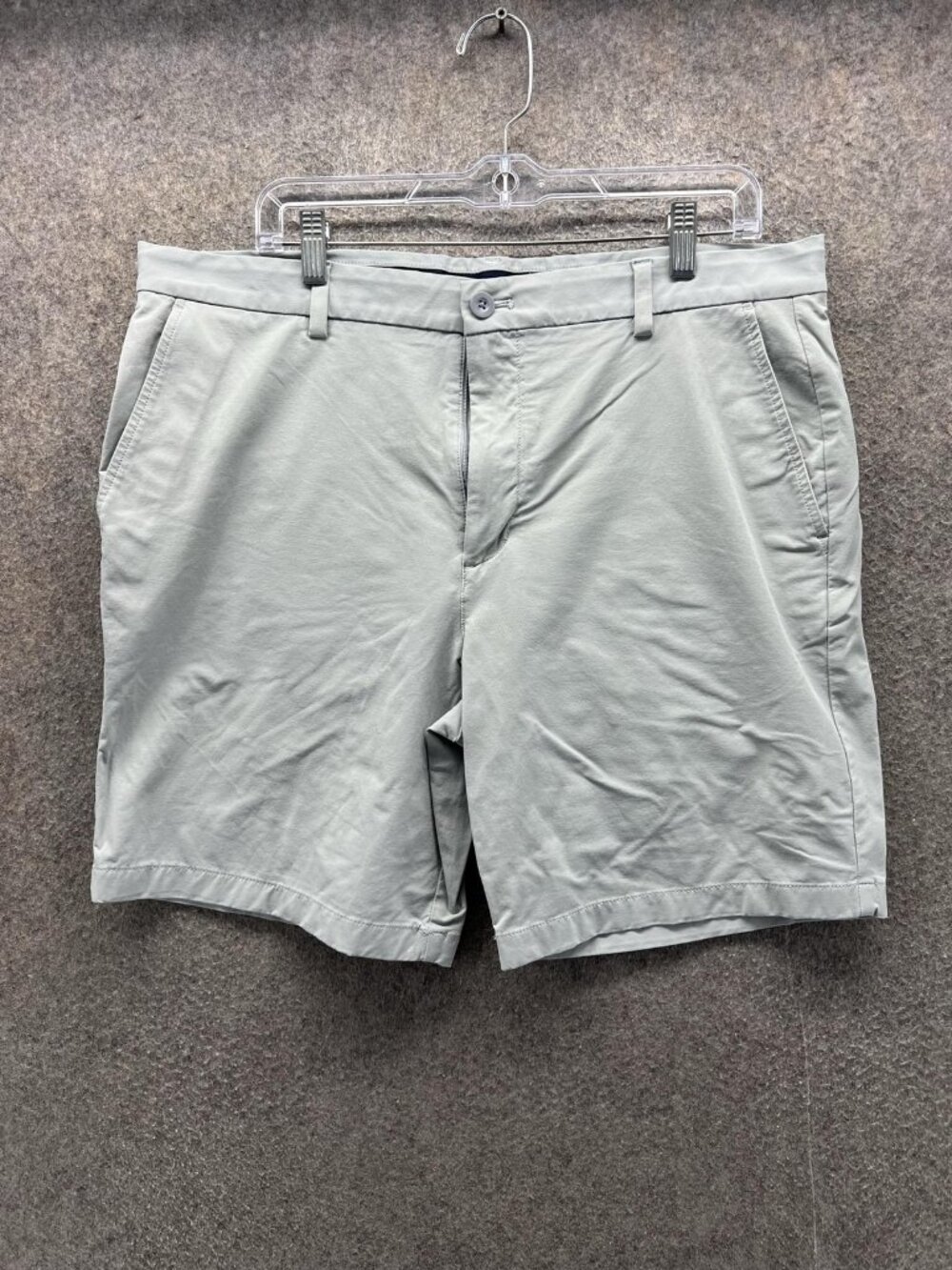 Vineyard Vines Performance Shorts Mens 36 Gray Chino Flat Front Stretch Casual